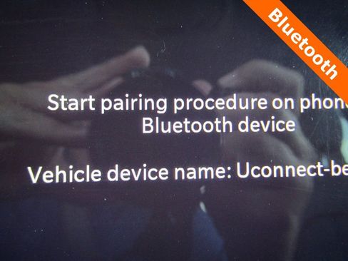 Used 2022 Chrysler Pacifica Touring-L image 9