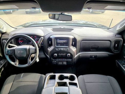 Used 2021 Chevrolet Silverado 1500 Custom Trail Boss w/ LPO, Dark Essentials Package AWD/4WD image 9