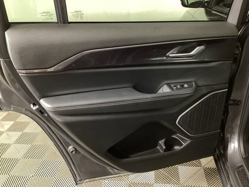 Used 2021 Jeep Grand Cherokee L Altitude image 31