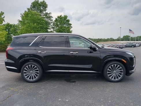 Used 2024 Hyundai Palisade Calligraphy AWD/4WD image 3