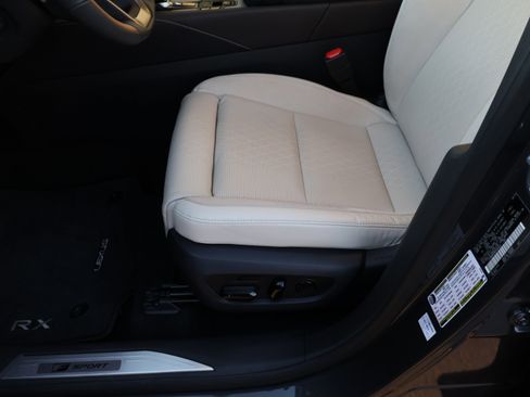 Used 2024 Lexus RX 350 image 40