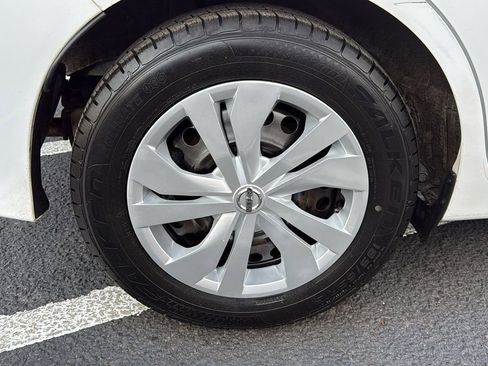 Used 2017 Nissan Versa Note SV image 15