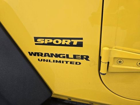 Used 2015 Jeep Wrangler Unlimited Sport w/ Quick Order Package 24S AWD/4WD image 7