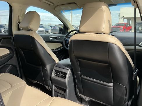 Used 2020 Ford Edge SEL image 32