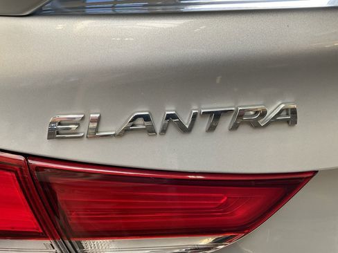 Used 2015 Hyundai Elantra SE w/ Option Group 02 image 21