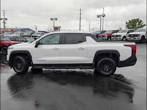 Used 2024 Chevrolet Silverado EV W/T AWD/4WD image 10