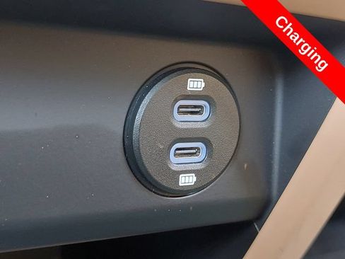 Used 2023 Porsche Cayenne Platinum Edition AWD/4WD image 29