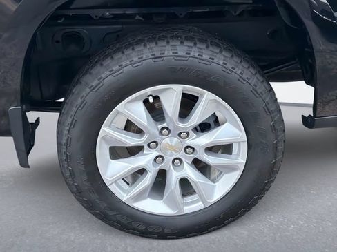 Used 2022 Chevrolet Silverado 1500 Custom RWD image 10