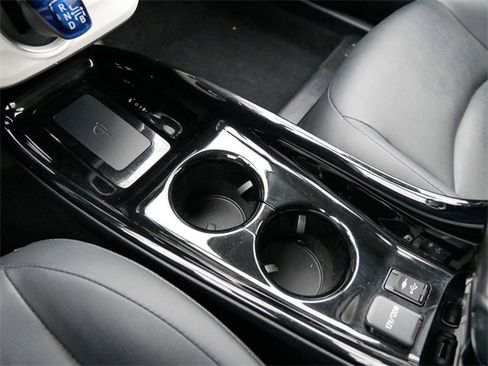 Used 2017 Toyota Prius Prime Premium image 23