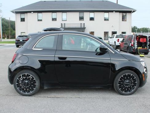 Used 2024 FIAT 500 e FWD image 6