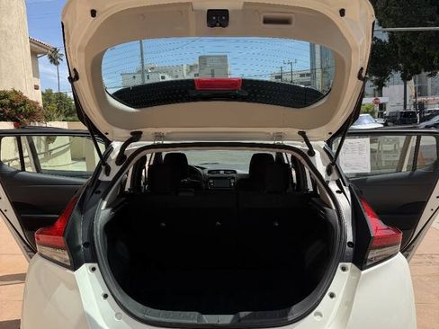 Used 2018 Nissan Leaf SV w/ SV All Weather Package FWD image 18