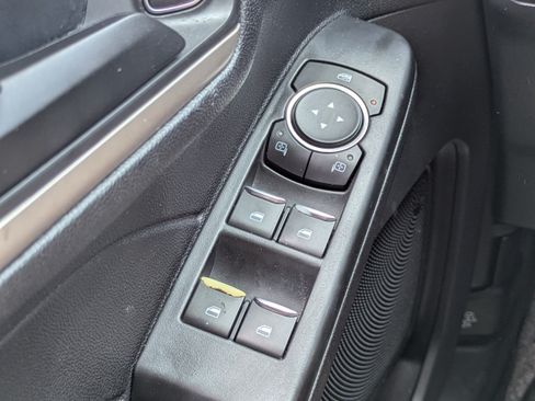 Used 2022 Ford Escape SE w/ SE Sport Appearance Package FWD image 21