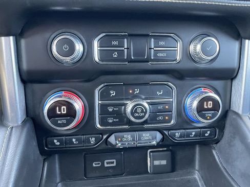 Used 2021 GMC Yukon SLT AWD/4WD image 34