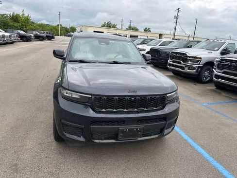 Used 2023 Jeep Grand Cherokee L Limited w/ Luxury Tech Group II AWD/4WD image 25