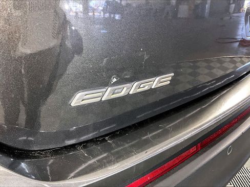Used 2018 Ford Edge SEL w/ Equipment Group 201A FWD image 28