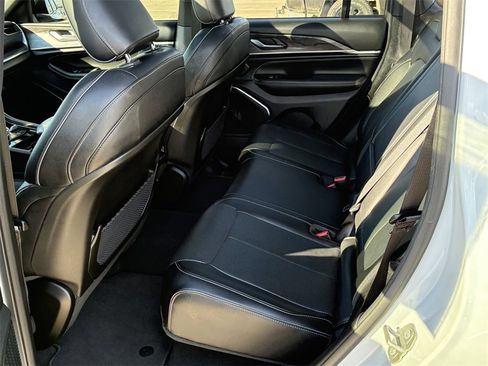 Used 2024 Jeep Grand Cherokee Overland w/ Trailer Tow Package image 13