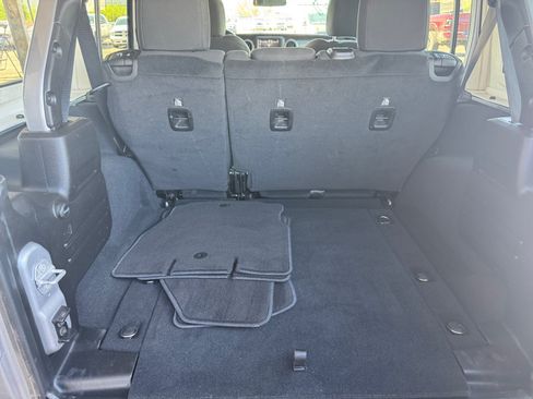 Used 2019 Jeep Wrangler Unlimited Sport S AWD/4WD image 27