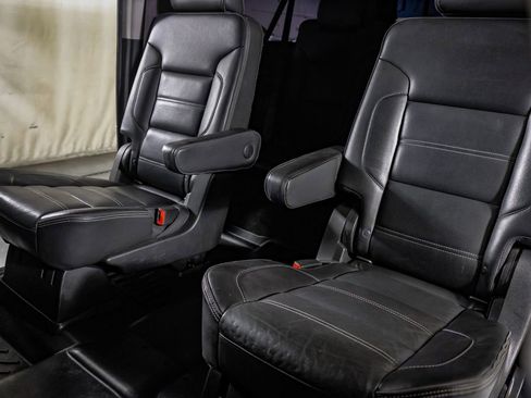 Used 2017 GMC Yukon XL Denali w/ Open Road Package image 34