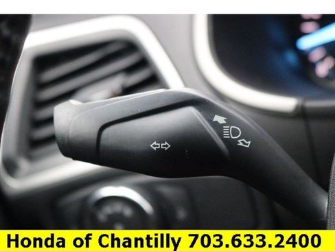 Used 2015 Ford Edge SEL image 11