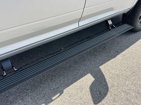 New 2026 RAM 3500 Laramie AWD/4WD image 16