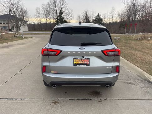 Used 2023 Ford Escape ST-Line w/ Tech Pack #1 AWD/4WD image 9