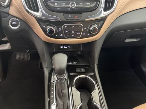 Used 2023 Chevrolet Equinox Premier AWD/4WD image 21