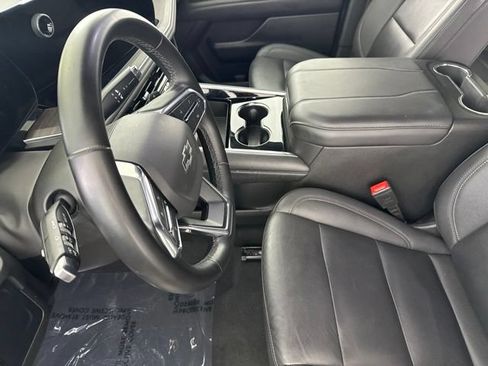 Used 2025 Chevrolet Suburban Z71 AWD/4WD image 22
