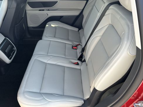 New 2026 Lincoln Nautilus Premier image 13