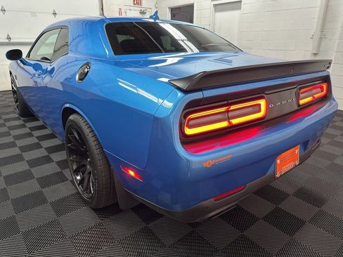 Used 2016 Dodge Challenger SRT Hellcat image 8