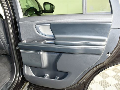 Used 2025 Ford Expedition Platinum AWD/4WD image 41