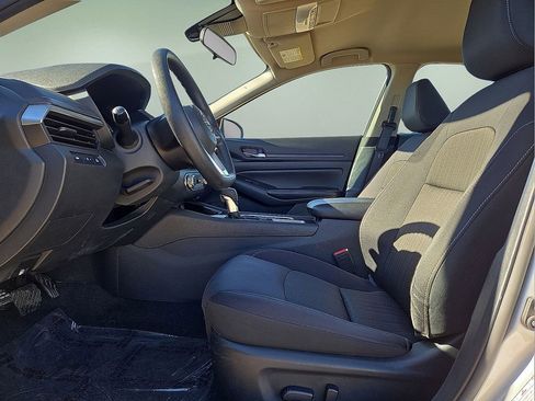 Used 2024 Nissan Altima 2.5 SV image 24