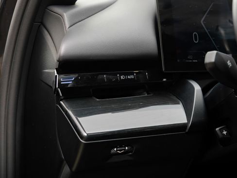 Used 2025 BMW 530i RWD image 40