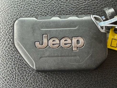 Used 2022 Jeep Gladiator Sport AWD/4WD image 27