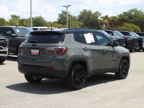 Certified 2023 Jeep Compass Latitude AWD/4WD image 3