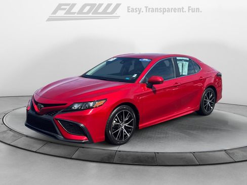 Used 2021 Toyota Camry SE FWD image 4