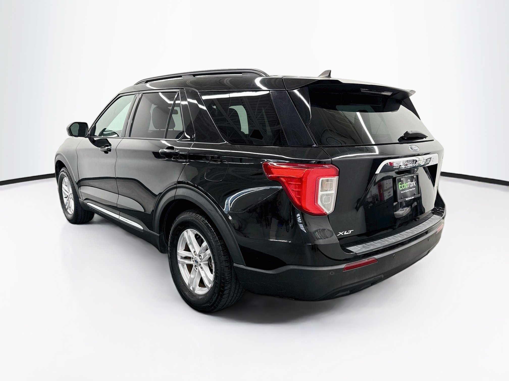 Used 2021 Ford Explorer XLT RWD image 5