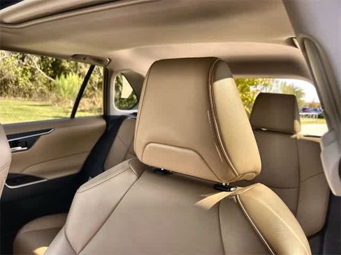 Used 2025 Toyota RAV4 XLE Premium image 25