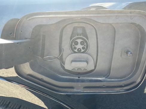 Used 2024 Chevrolet Equinox EV RS image 8