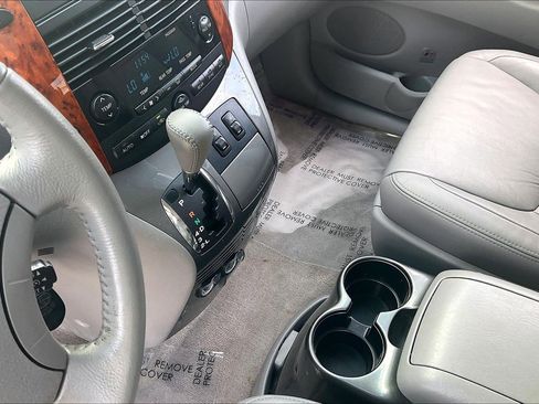 Used 2010 Toyota Sienna XLE FWD image 22