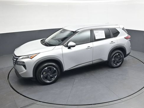 Used 2024 Nissan Rogue SV AWD/4WD image 40
