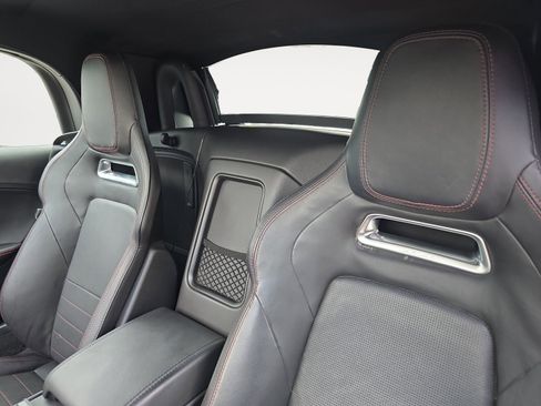 Used 2018 Jaguar F-TYPE R-Dynamic image 18