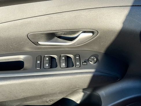 Used 2023 Hyundai Tucson SEL FWD image 17