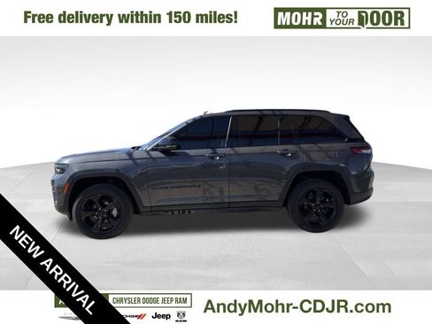 Used 2024 Jeep Grand Cherokee Limited w/ Luxury Tech Group II image 4