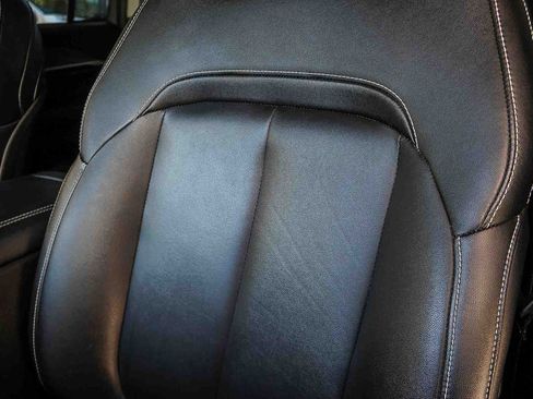 Used 2023 Jeep Grand Cherokee Limited w/ Black Appearance Package image 27