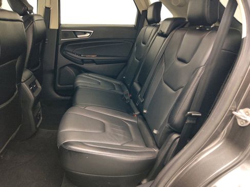 Used 2018 Ford Edge Titanium FWD image 18