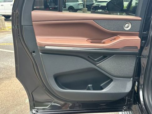 New 2026 Lincoln Navigator L Reserve AWD/4WD image 22