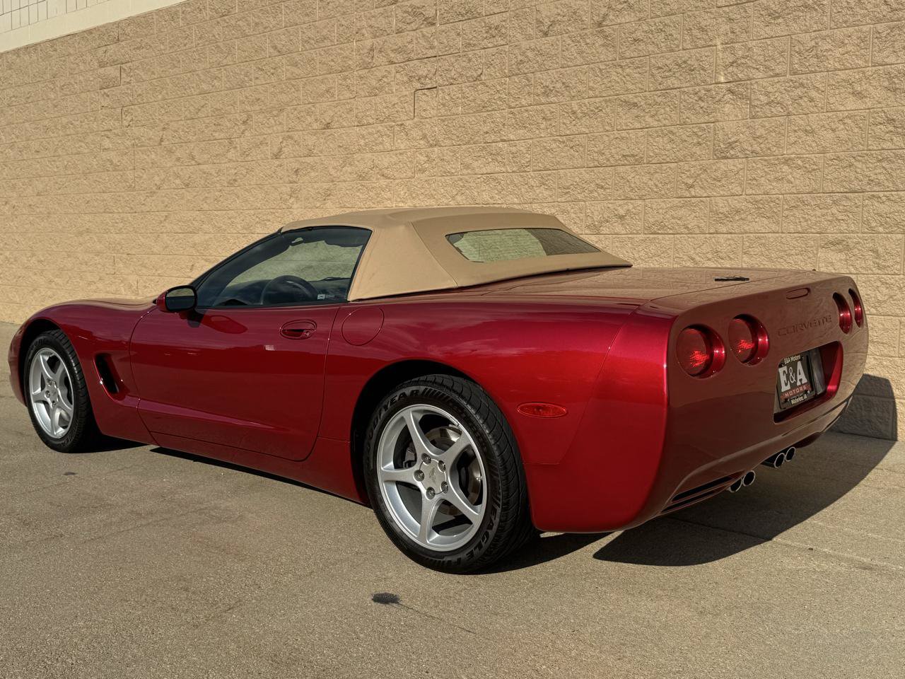 Used 2002 Chevrolet Corvette Convertible RWD image 3