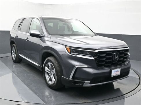 Used 2025 Honda Pilot EX-L image 7