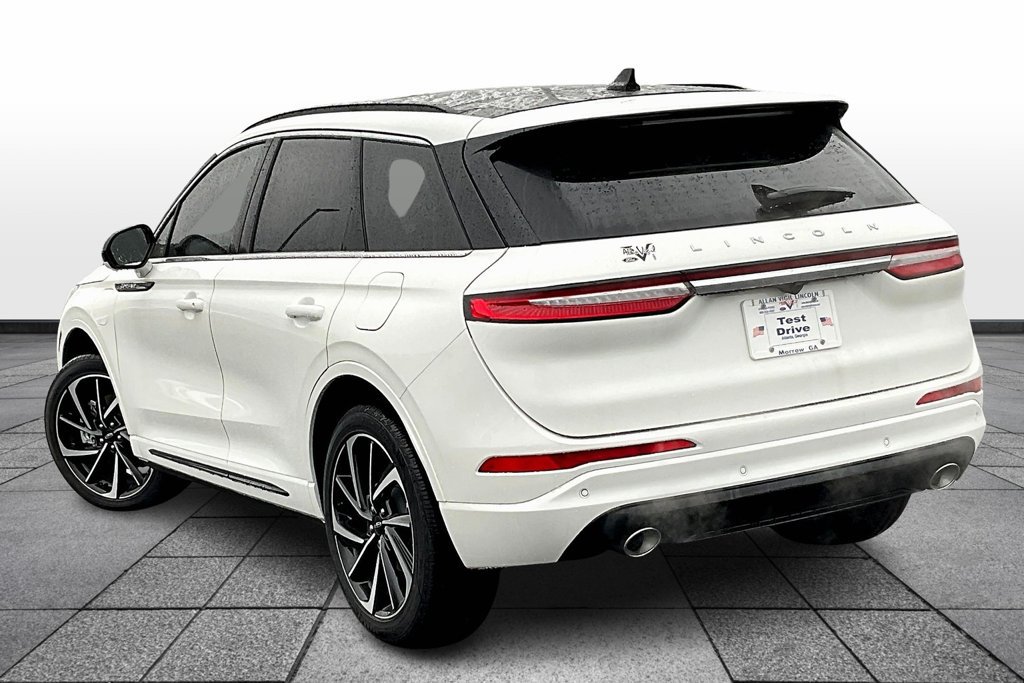 New 2025 Lincoln Corsair Grand Touring w/ Equipment Group 301A AWD/4WD image 2