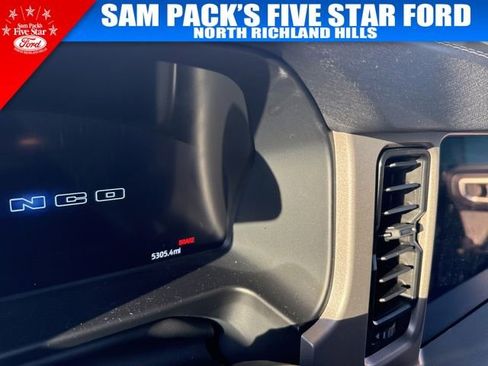 Used 2025 Ford Bronco Outer Banks image 9